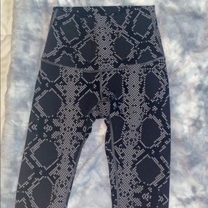 Lululemon Wunder Under High Rise Tight 28”